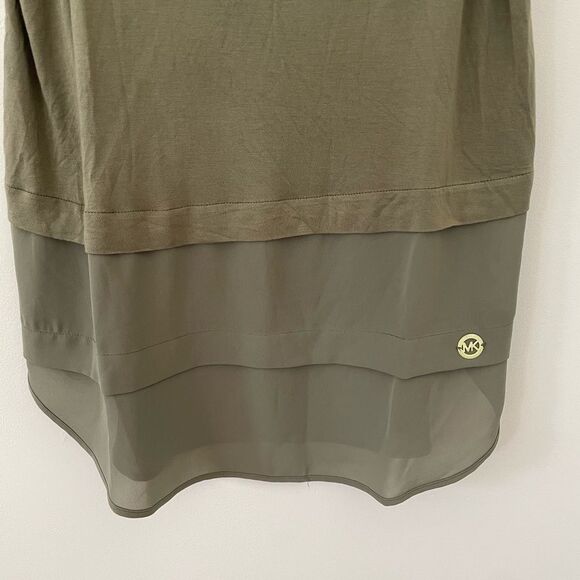 Michael kors sleeveless shirt in army green, mostly made of polyester NWOT small - Picture 2 of 6